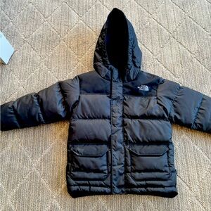 Black Puffer North Face coat